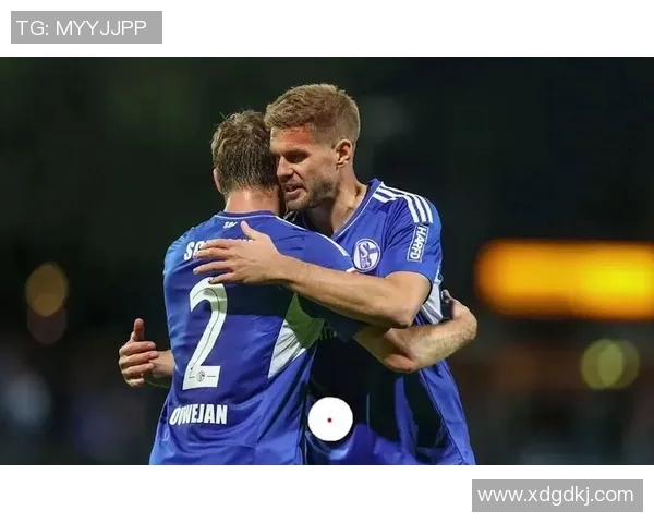 沙尔克04客场遭遇惨败,遭遇两连败危机加剧